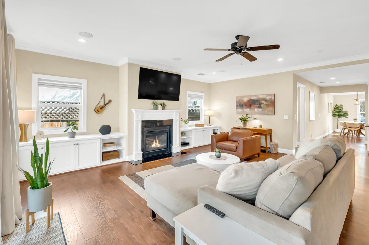 1711 WENTWORTH Avenue