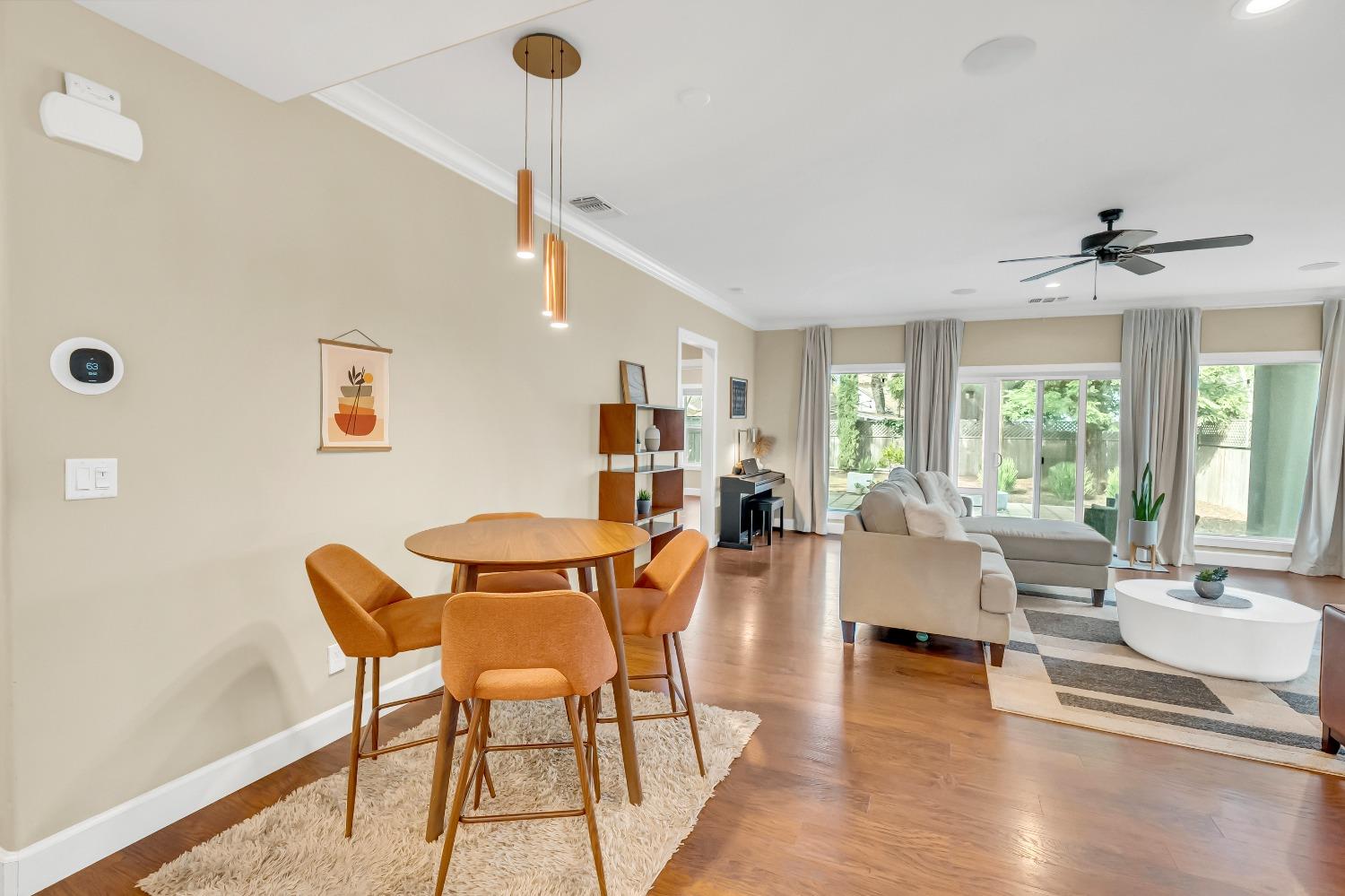 1711 WENTWORTH Avenue