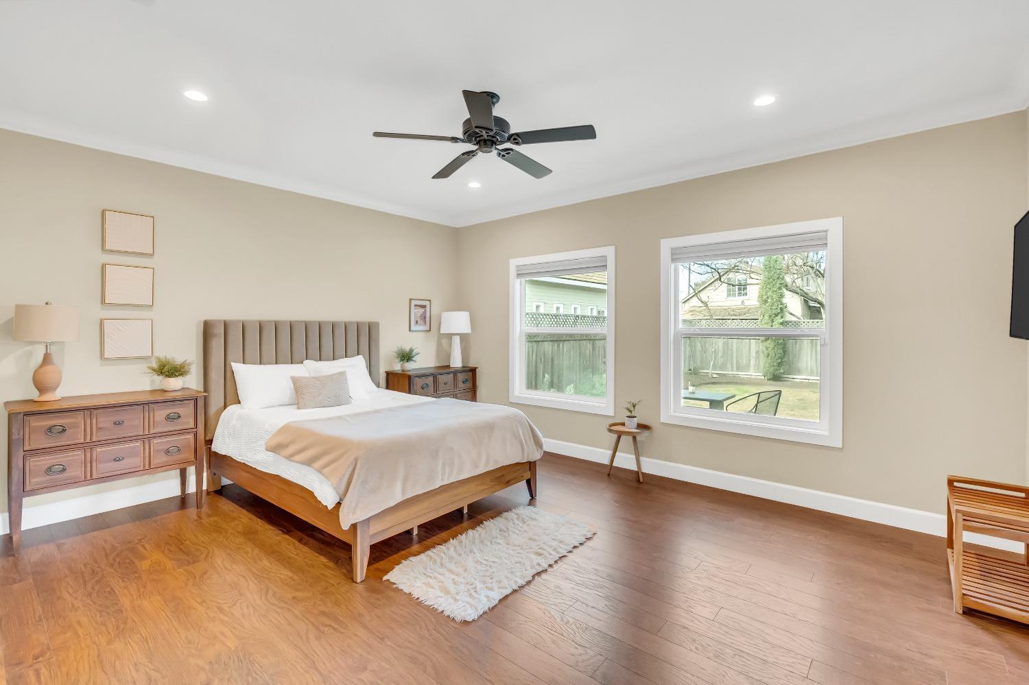 1711 WENTWORTH Avenue