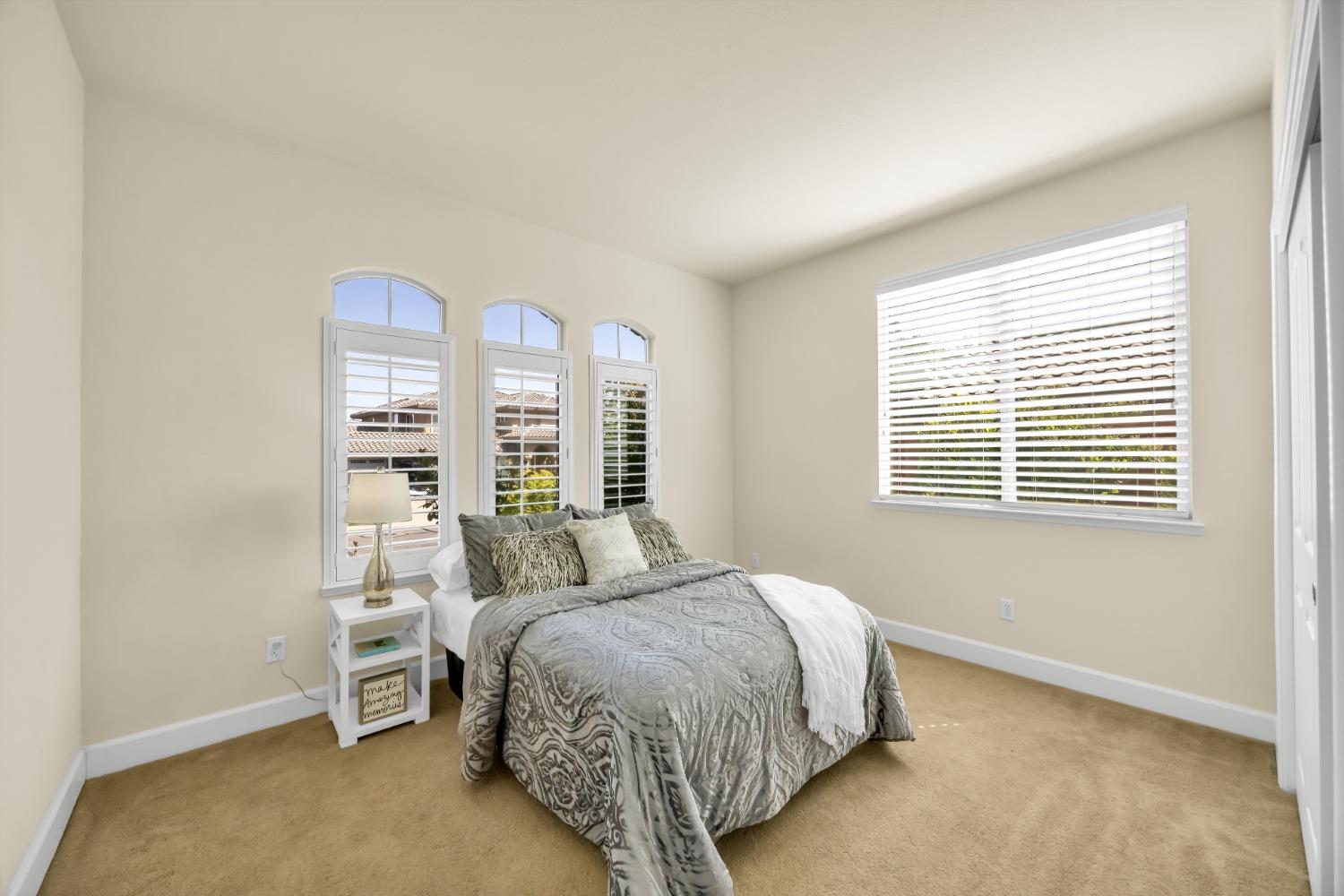 3640 BLACK OAK Drive