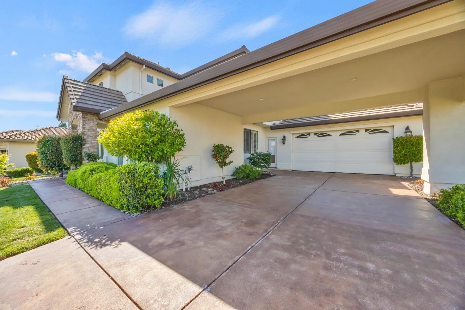 3640 BLACK OAK Drive