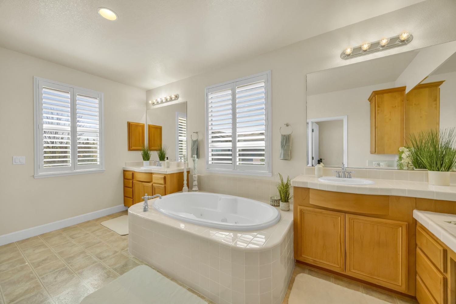 3640 BLACK OAK Drive