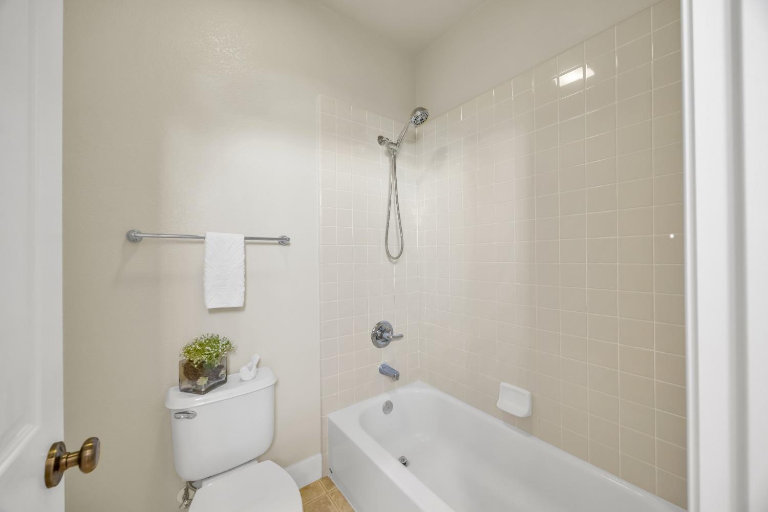 3640 BLACK OAK Drive