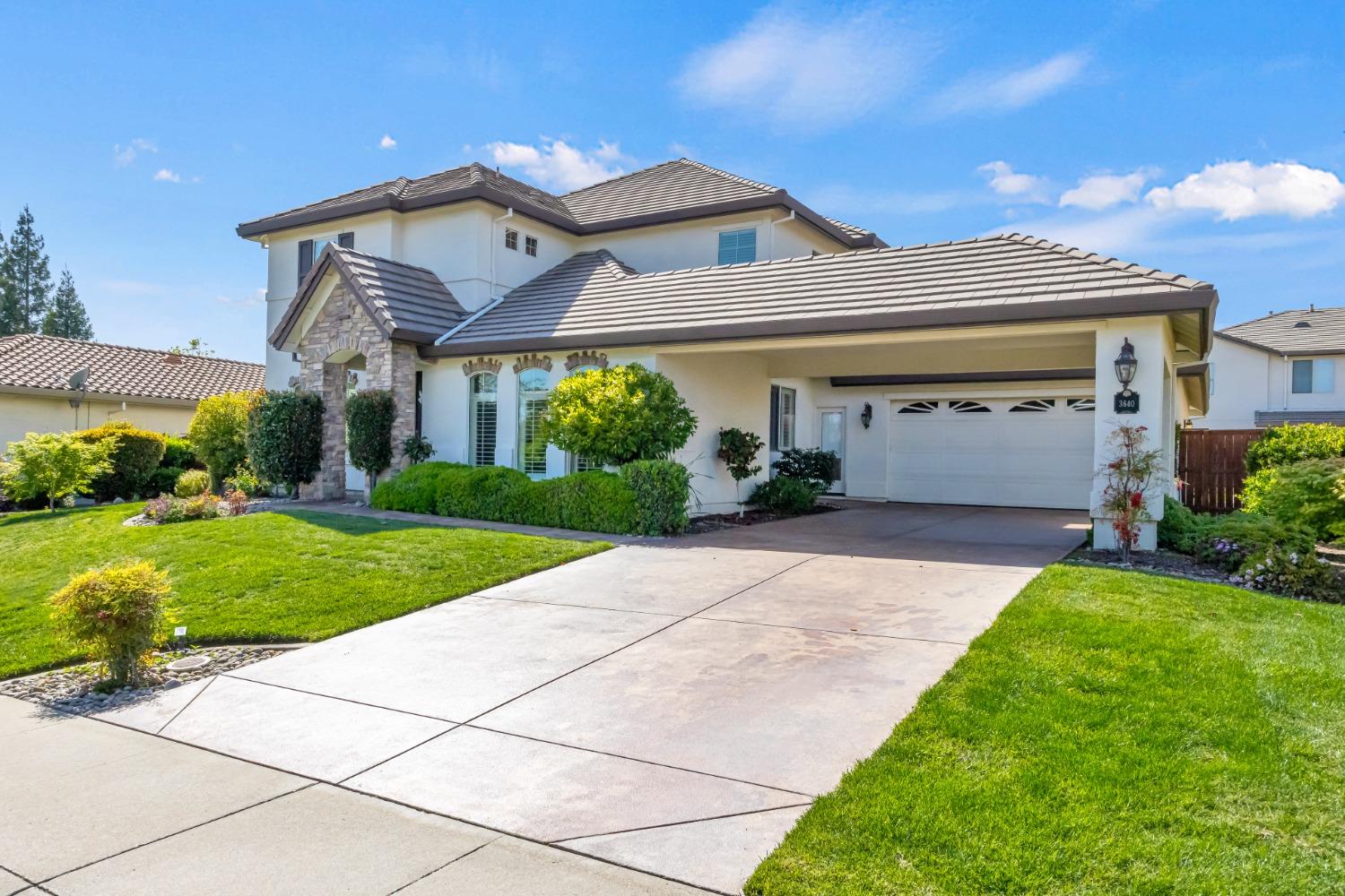 3640 BLACK OAK Drive