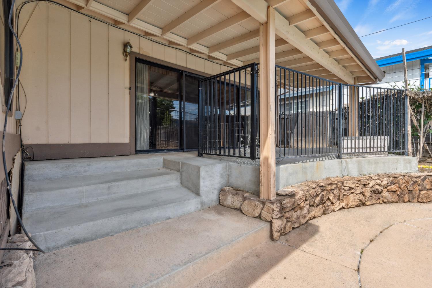 8518 Rolling Green Way