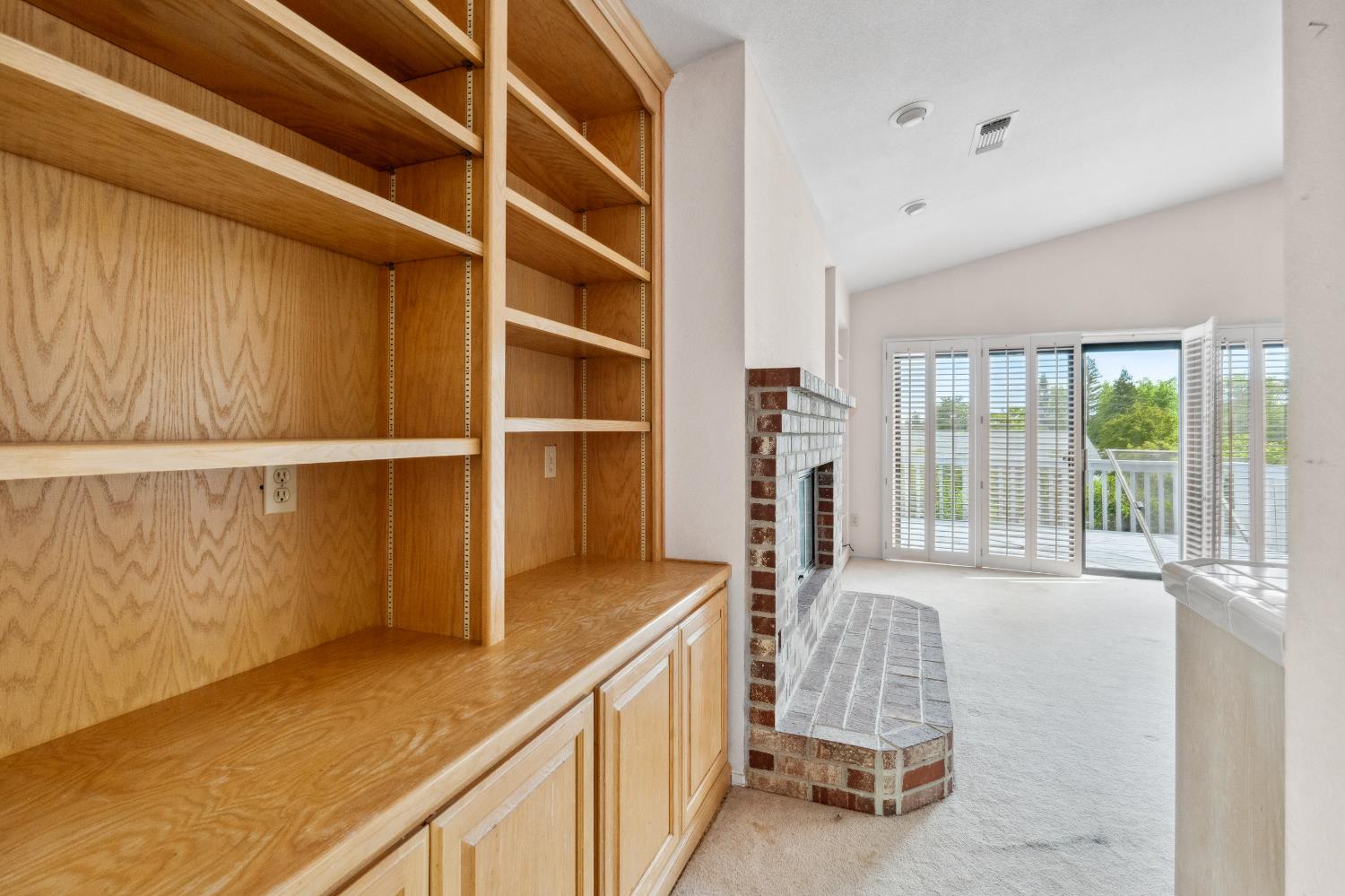 8518 Rolling Green Way