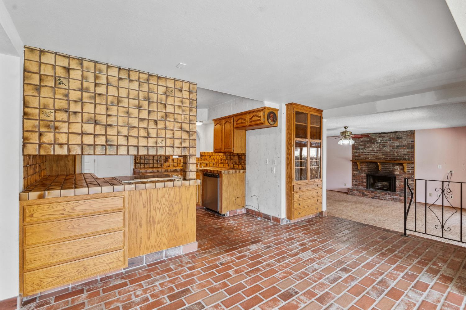 8518 Rolling Green Way