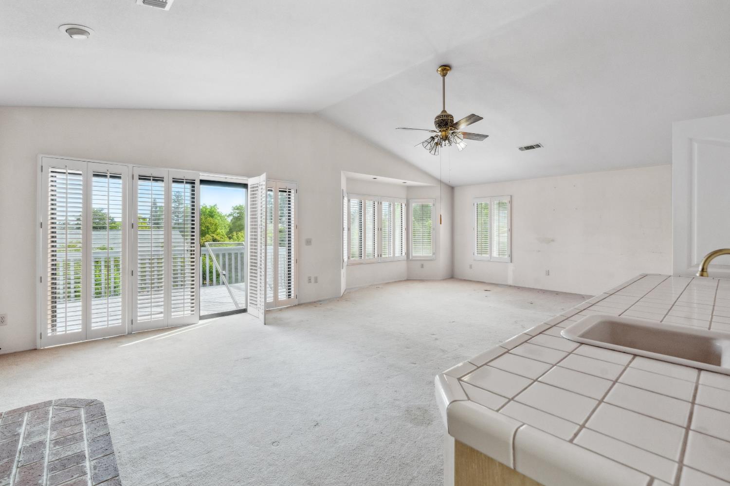8518 Rolling Green Way