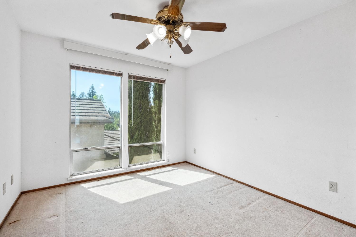 8518 Rolling Green Way