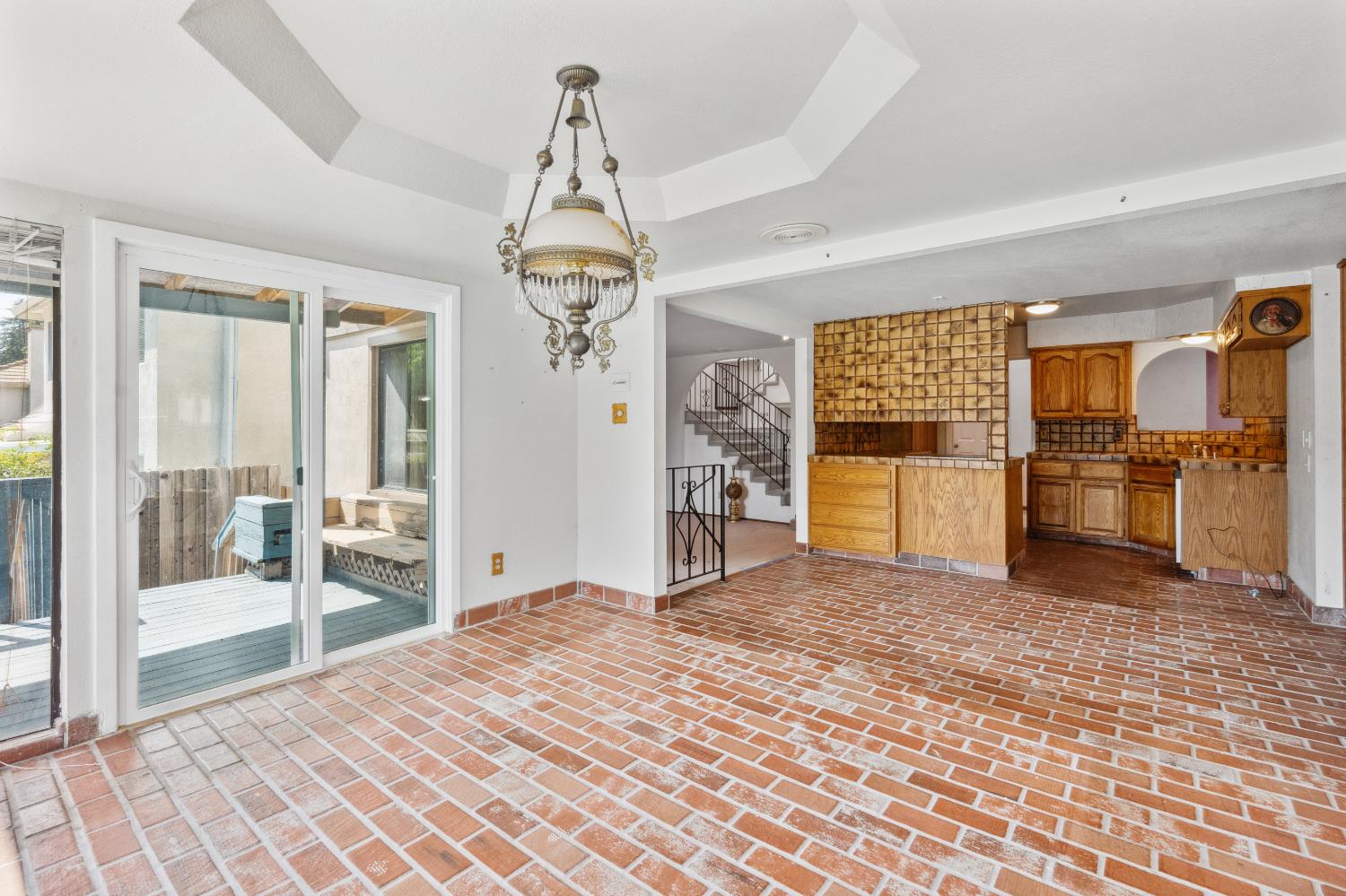 8518 Rolling Green Way