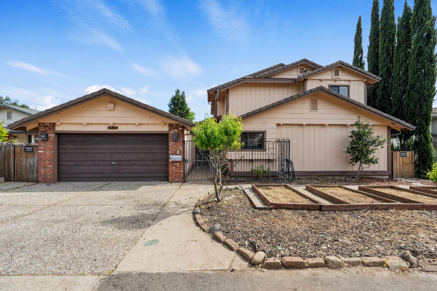 8518 Rolling Green Way