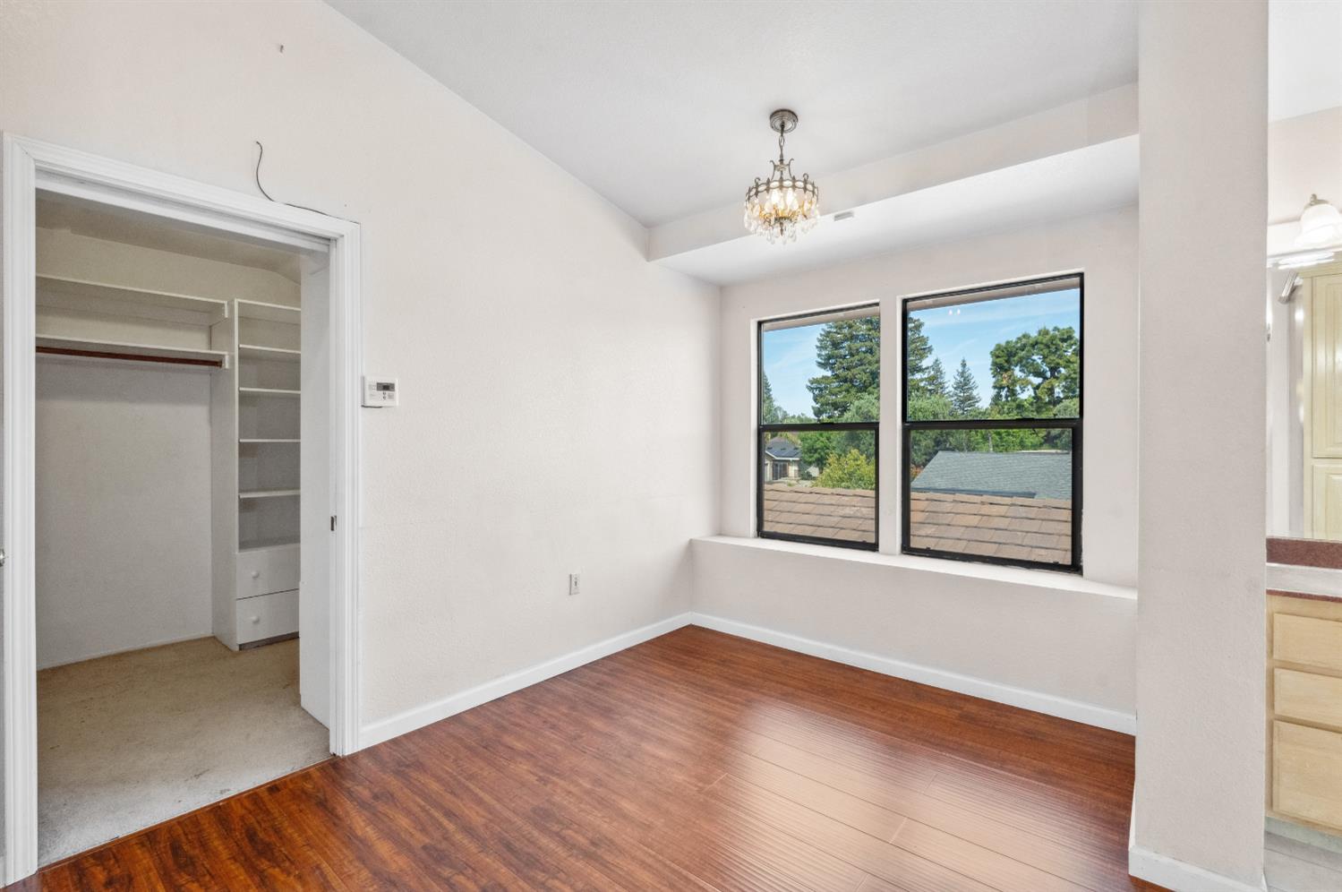 8518 Rolling Green Way