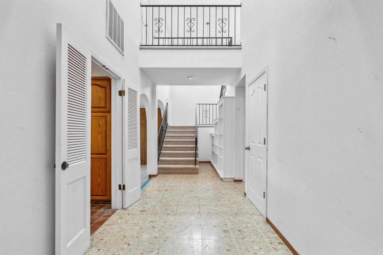 8518 Rolling Green Way