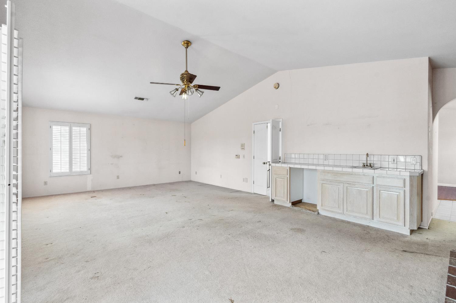 8518 Rolling Green Way