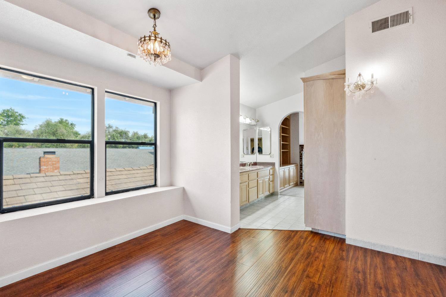 8518 Rolling Green Way