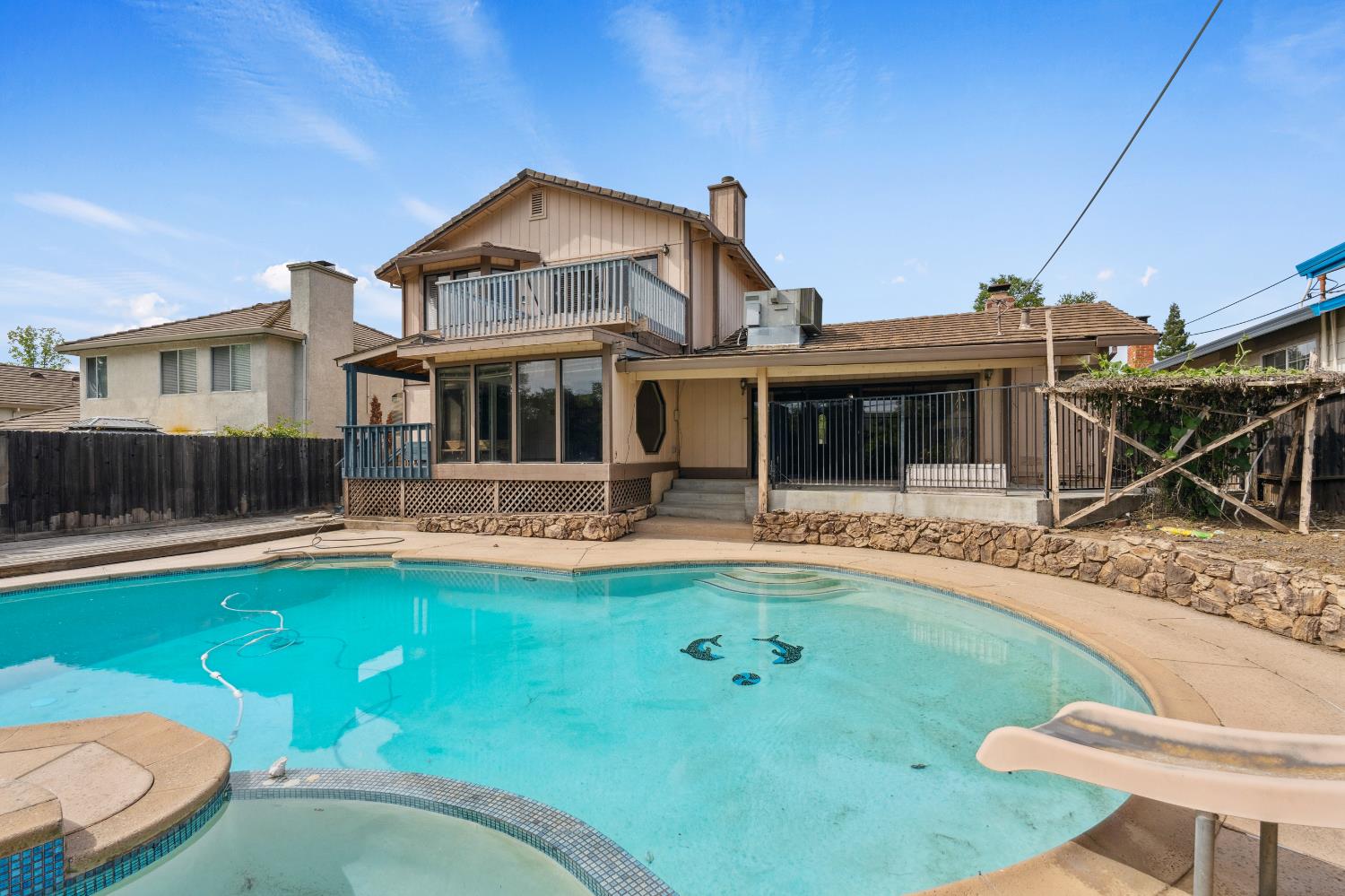 8518 Rolling Green Way
