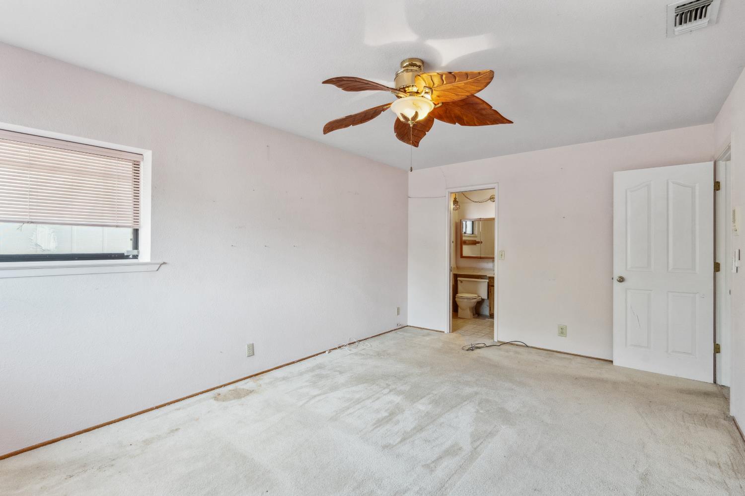 8518 Rolling Green Way