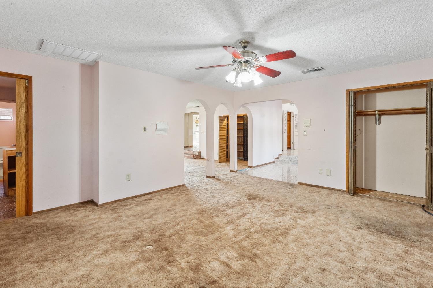 8518 Rolling Green Way