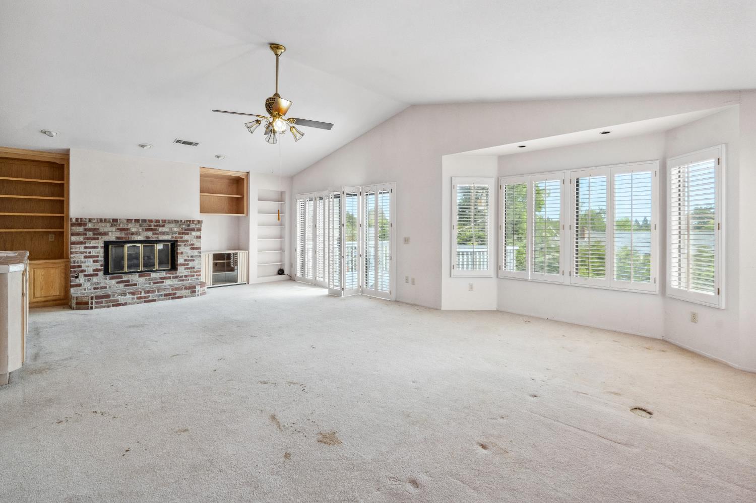 8518 Rolling Green Way