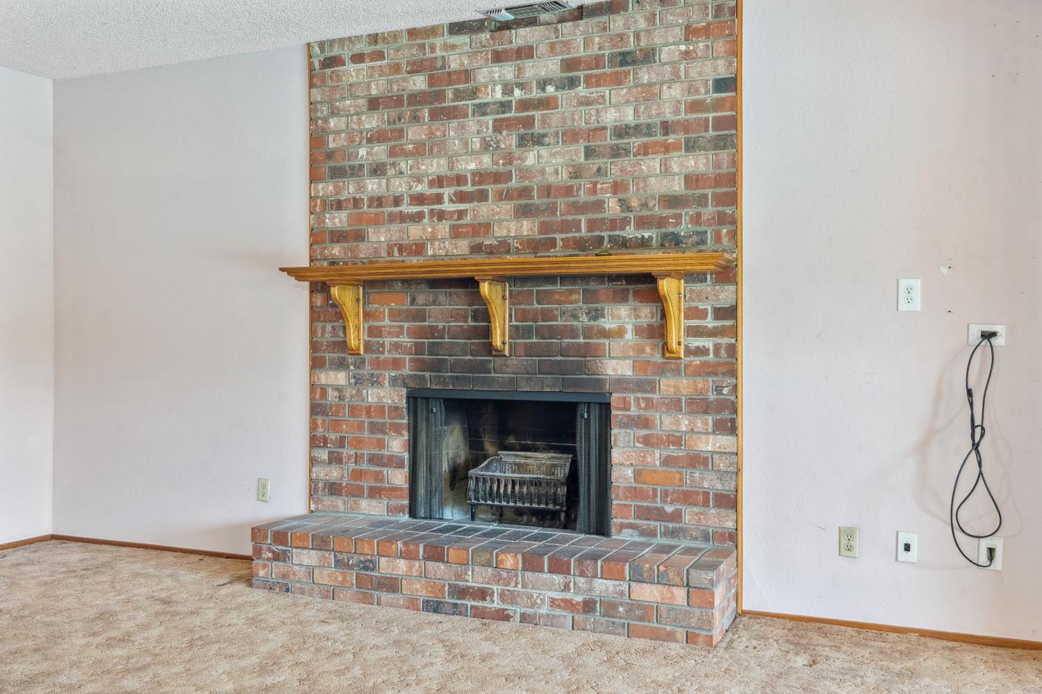 8518 Rolling Green Way