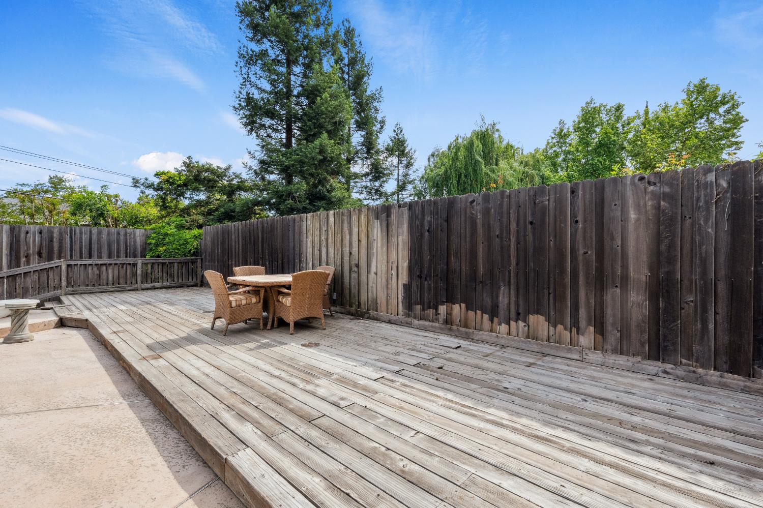 8518 Rolling Green Way