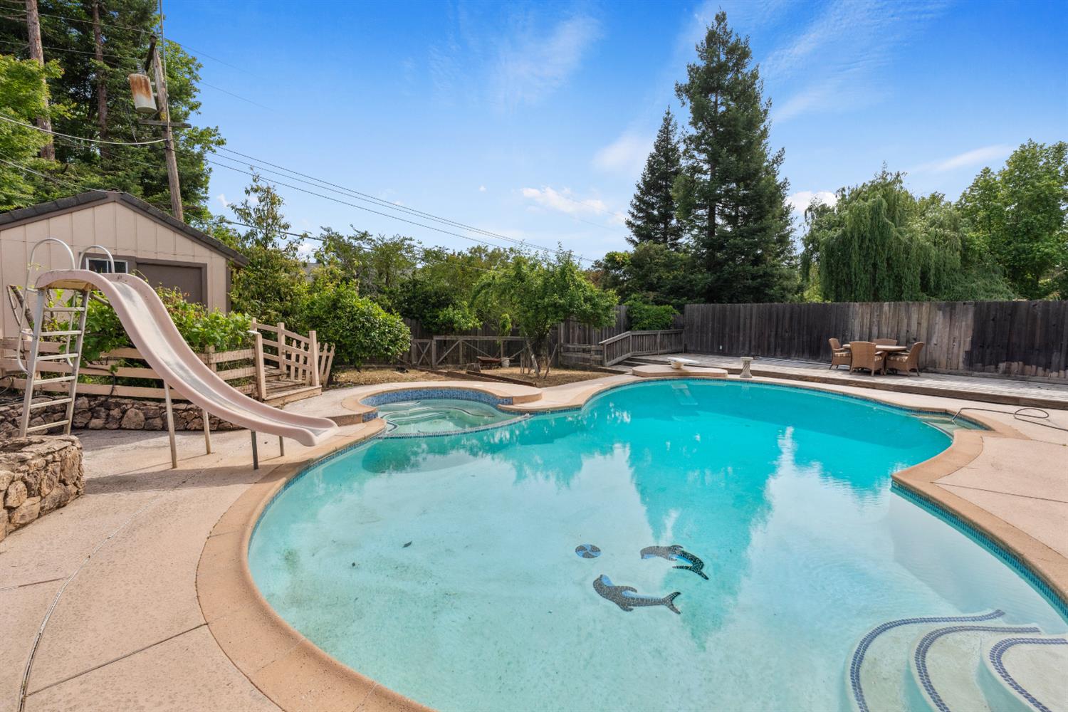 8518 Rolling Green Way