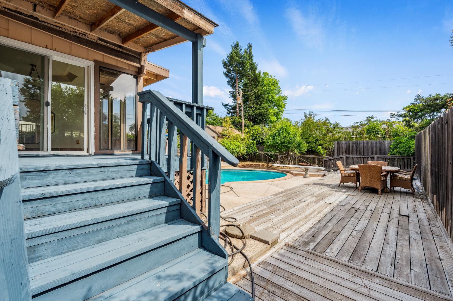 8518 Rolling Green Way