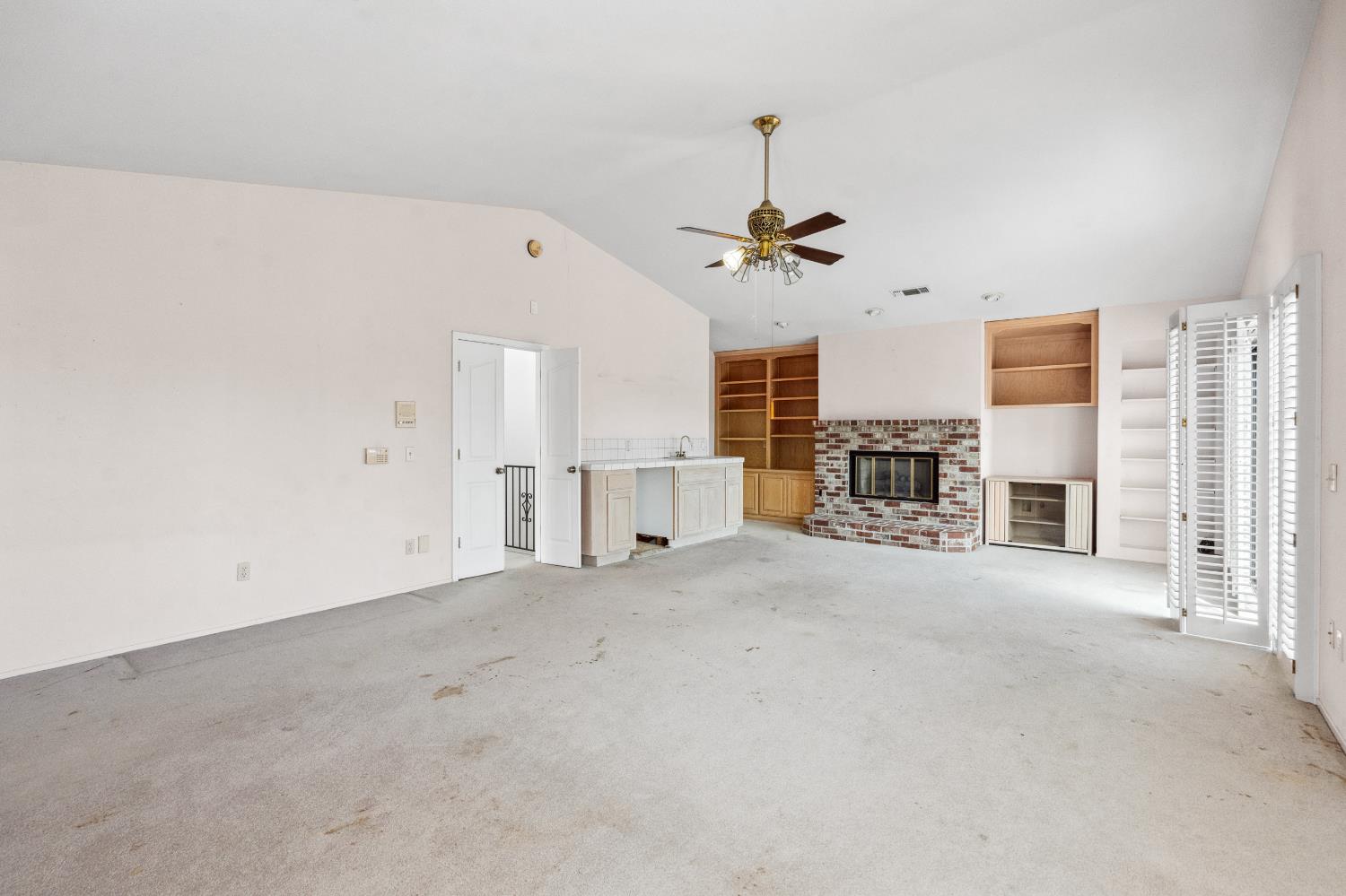8518 Rolling Green Way