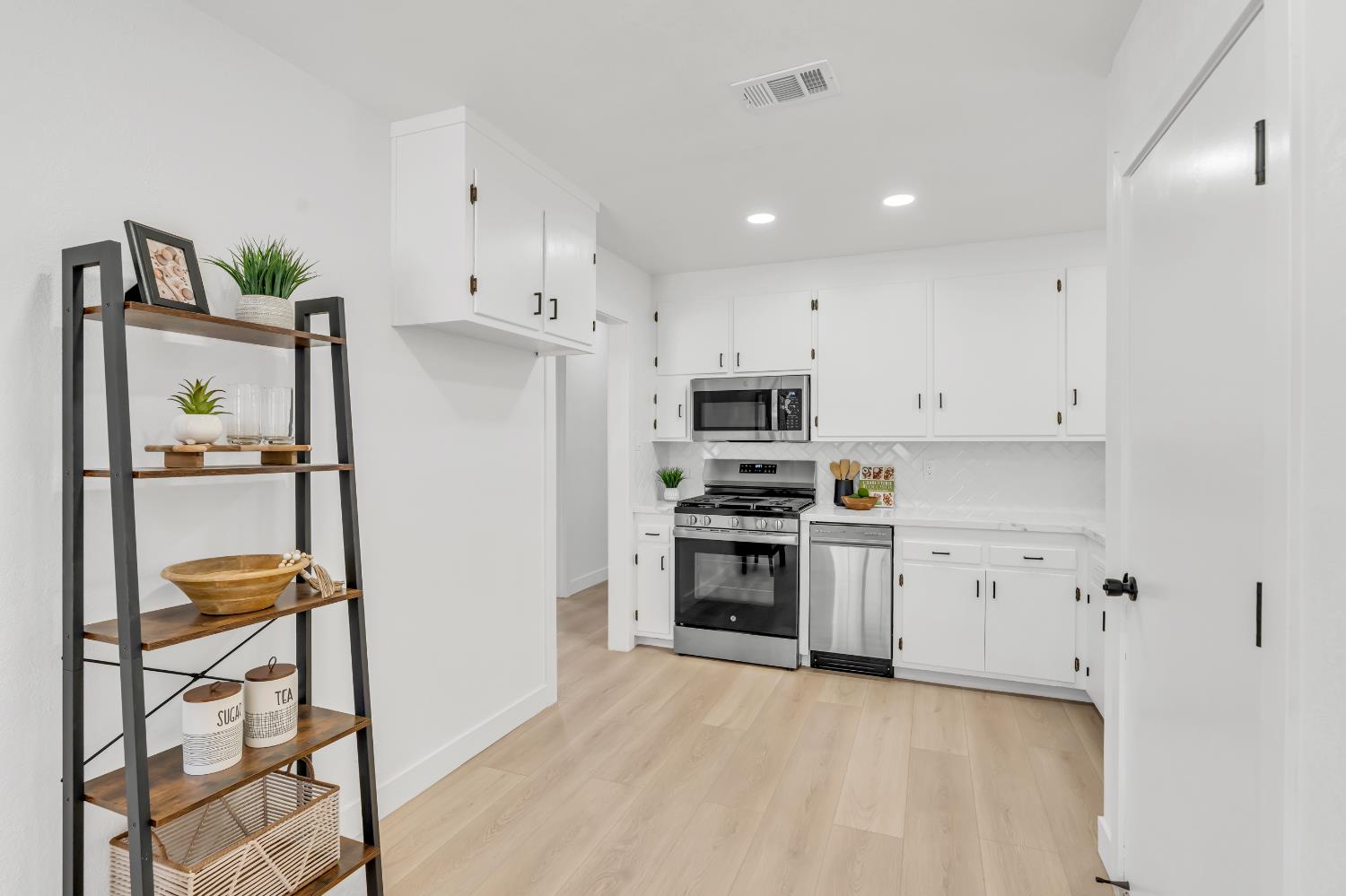 2529 Encinal Avenue
