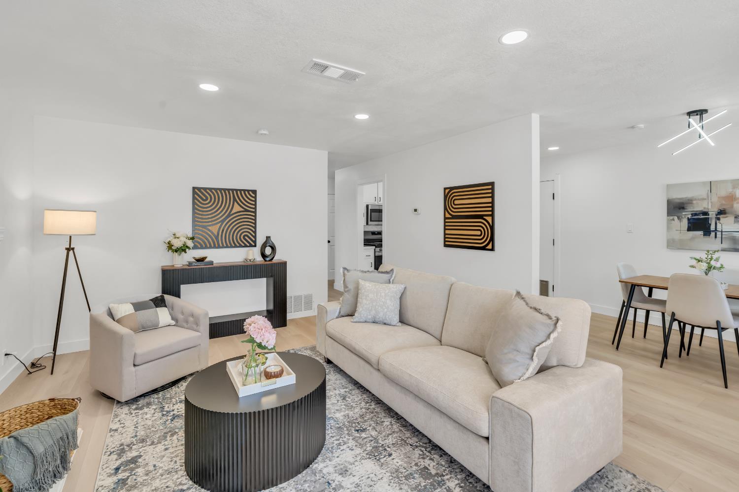 2529 Encinal Avenue