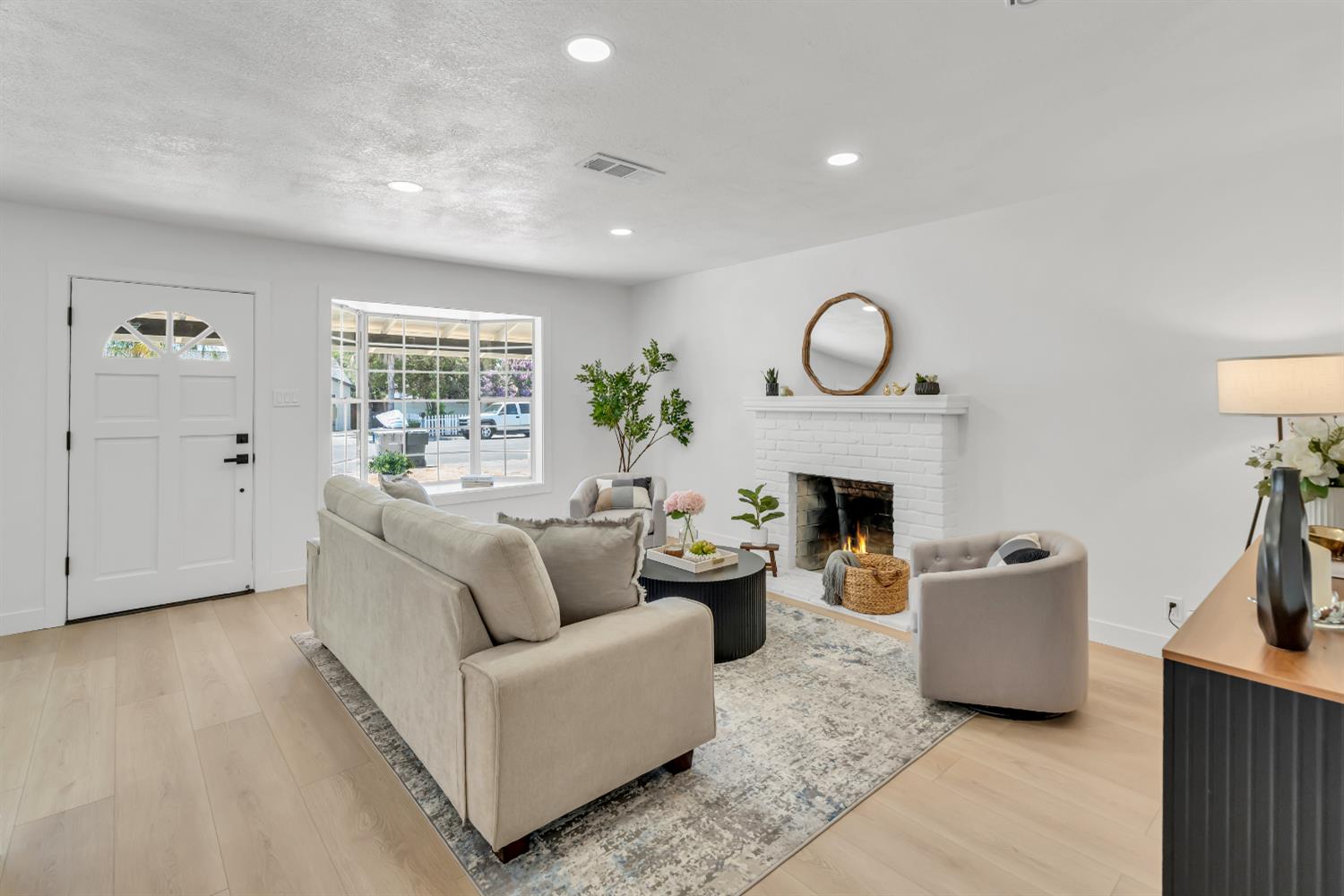 2529 Encinal Avenue