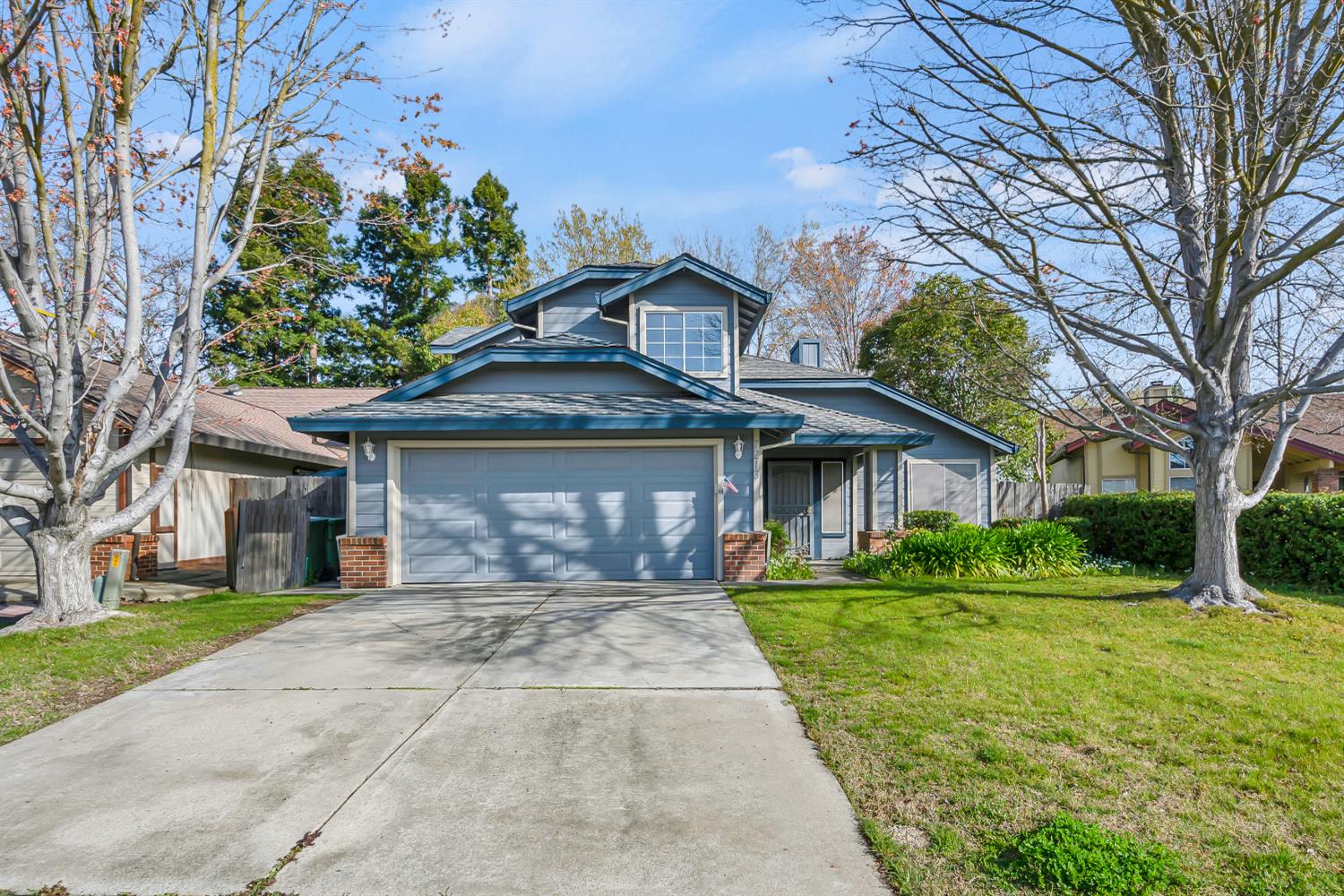 7213 Tiant Way