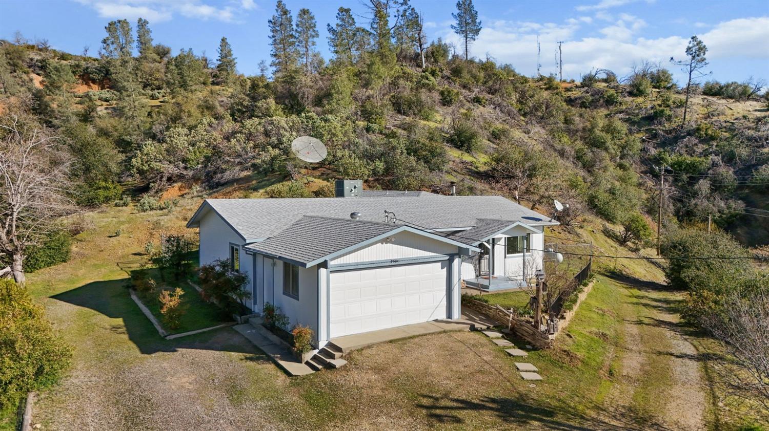 9504 Rattlesnake Lane