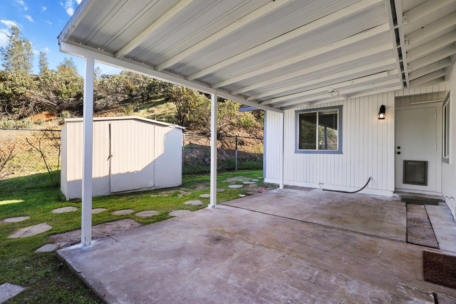 9504 Rattlesnake Lane