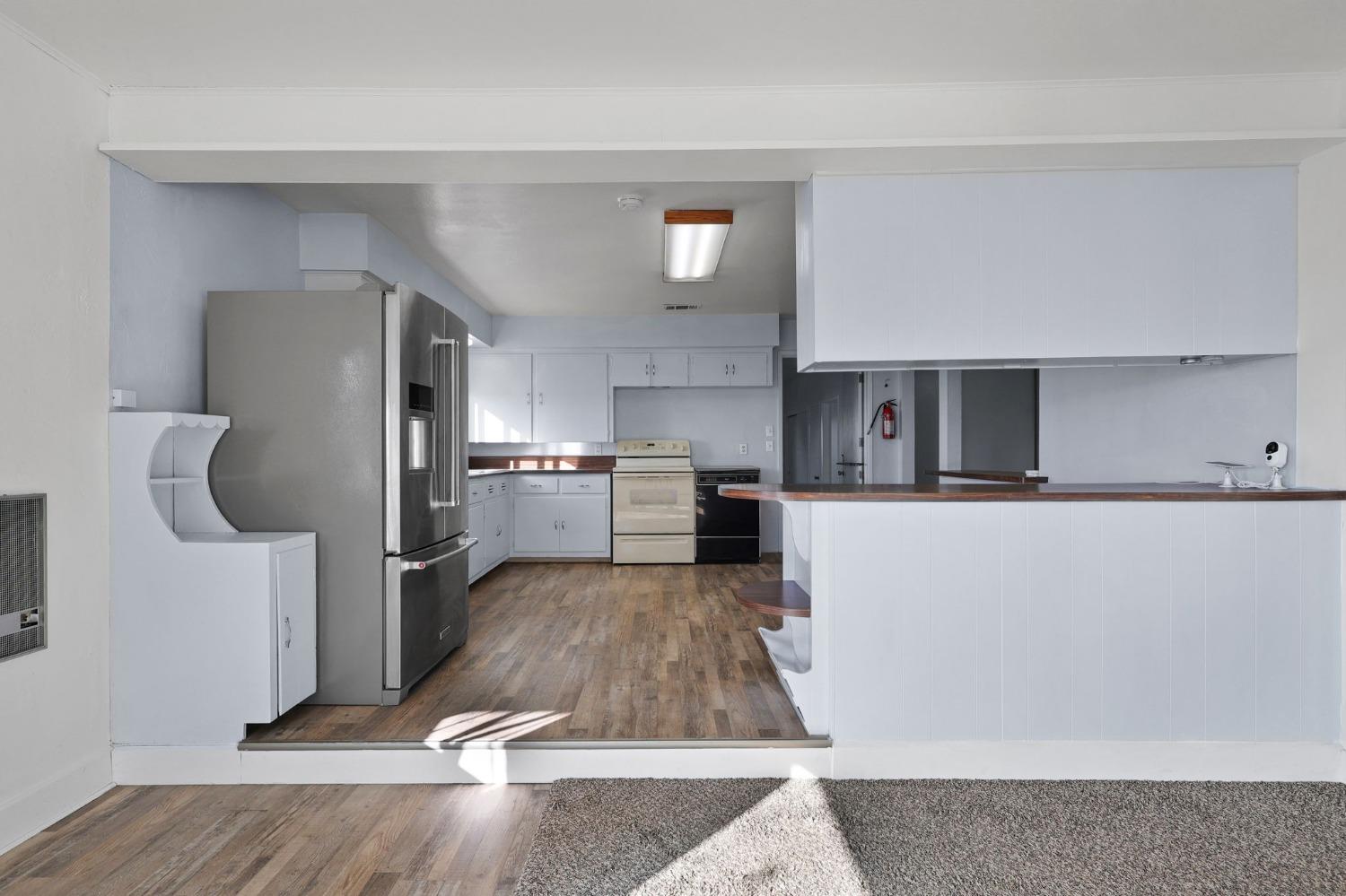 9504 Rattlesnake Lane