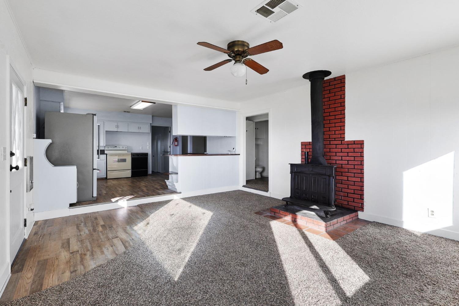 9504 Rattlesnake Lane