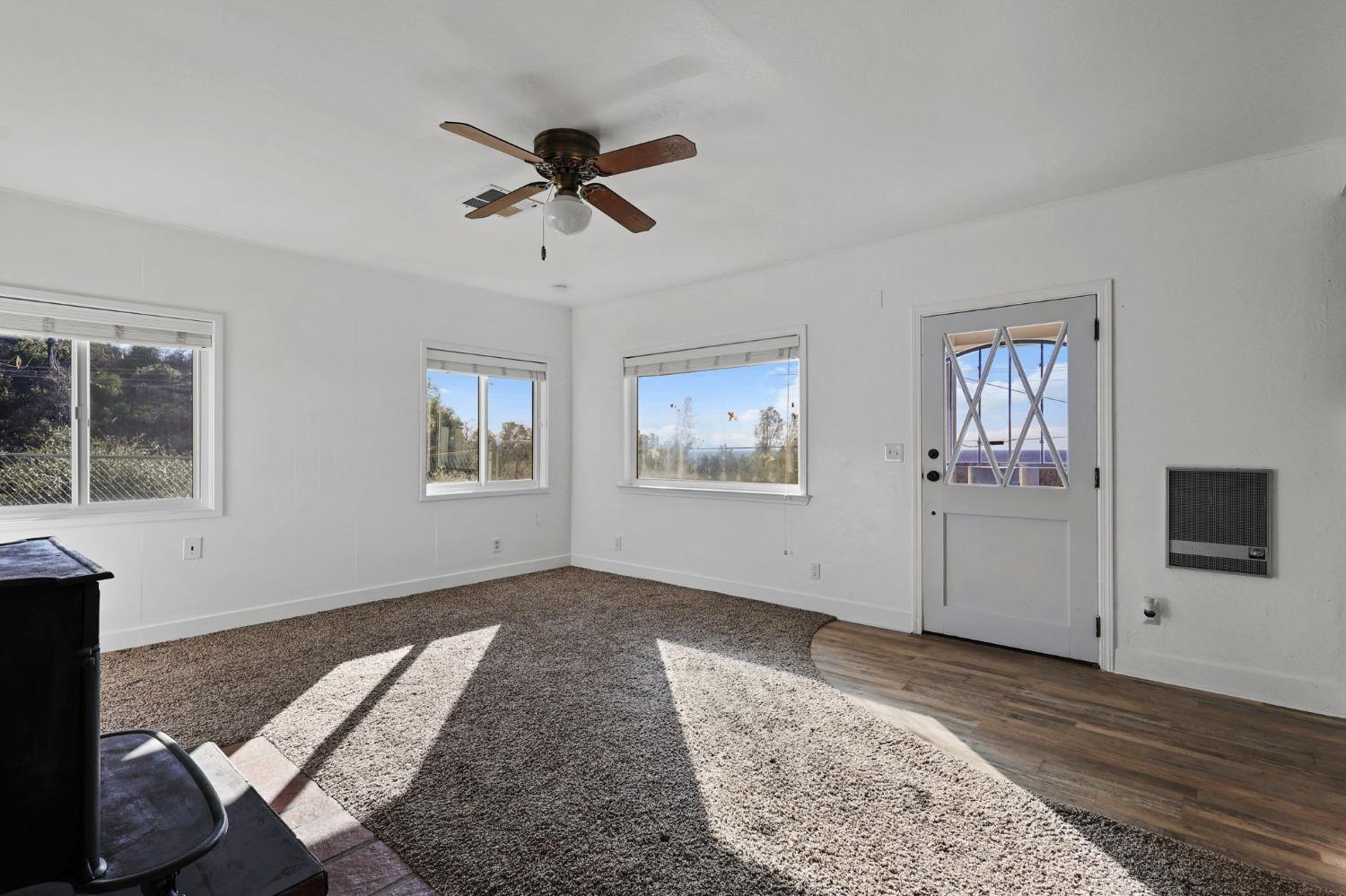 9504 Rattlesnake Lane