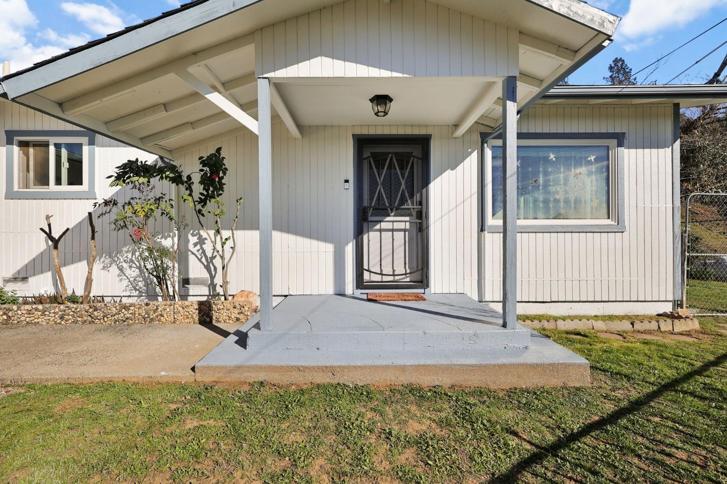 9504 Rattlesnake Lane