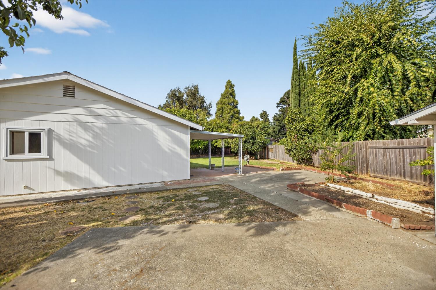 2803 GLEN ARVEN Way