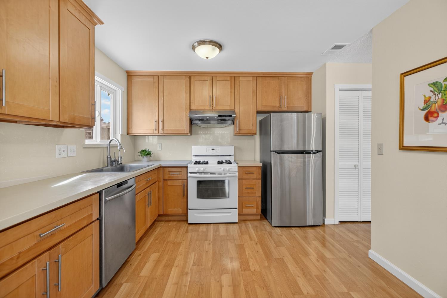 2803 GLEN ARVEN Way