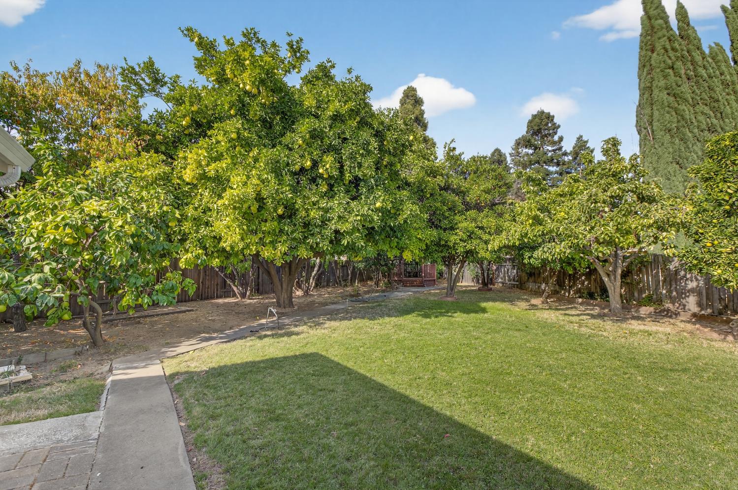 2803 GLEN ARVEN Way