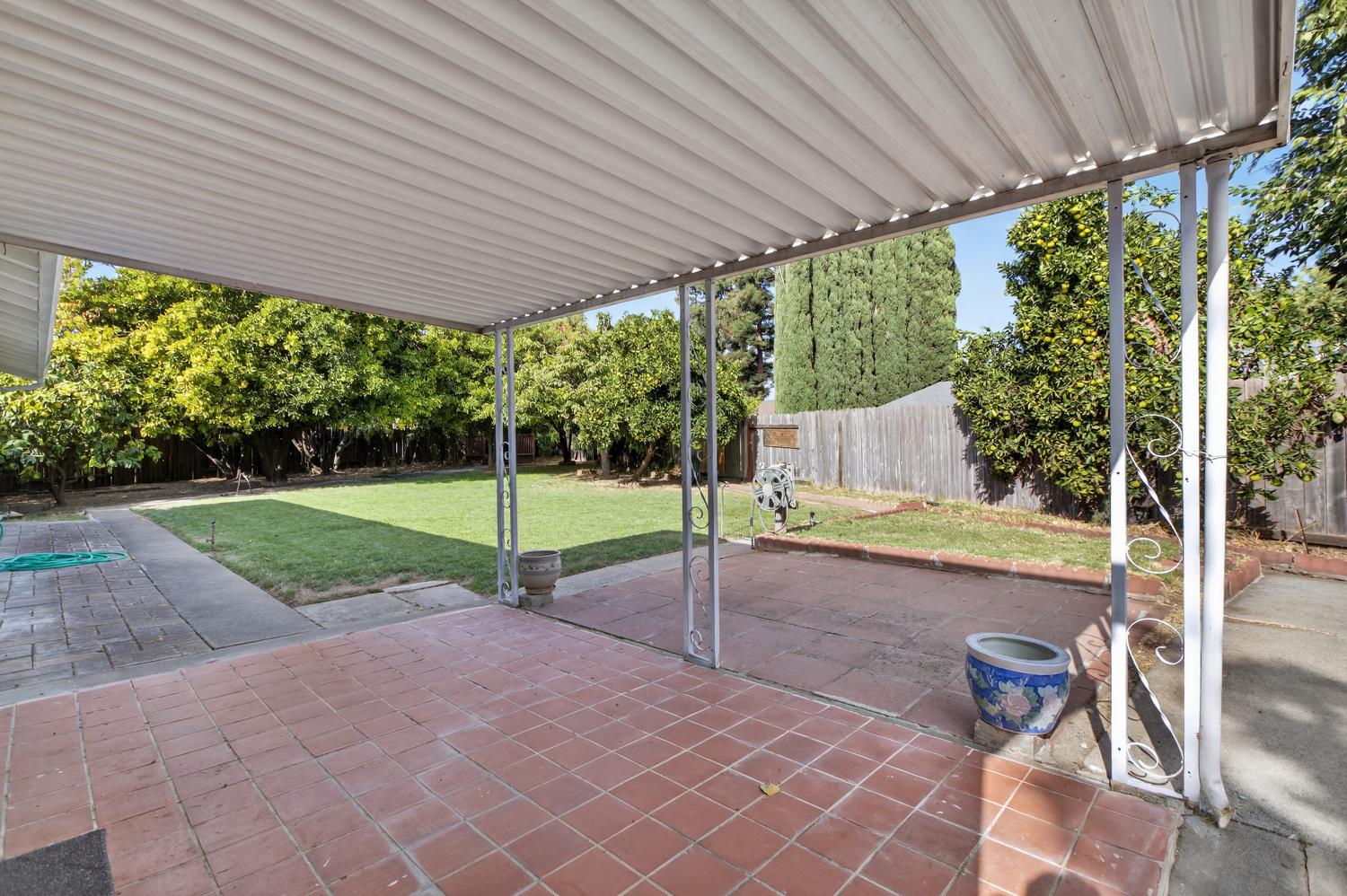 2803 GLEN ARVEN Way