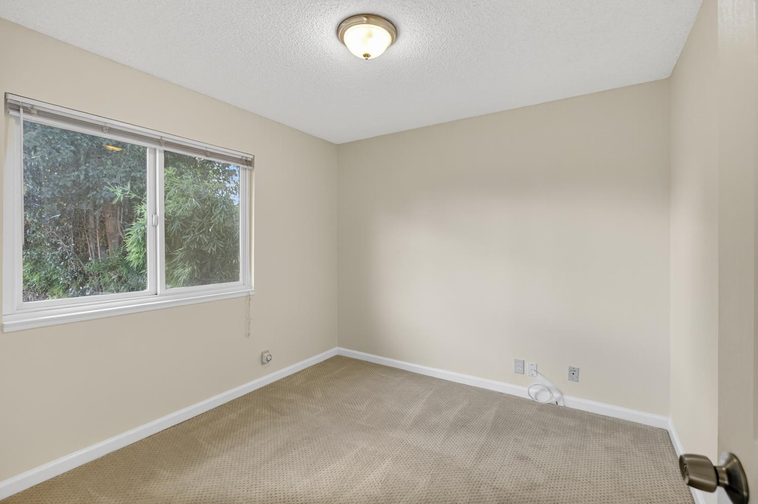 2803 GLEN ARVEN Way