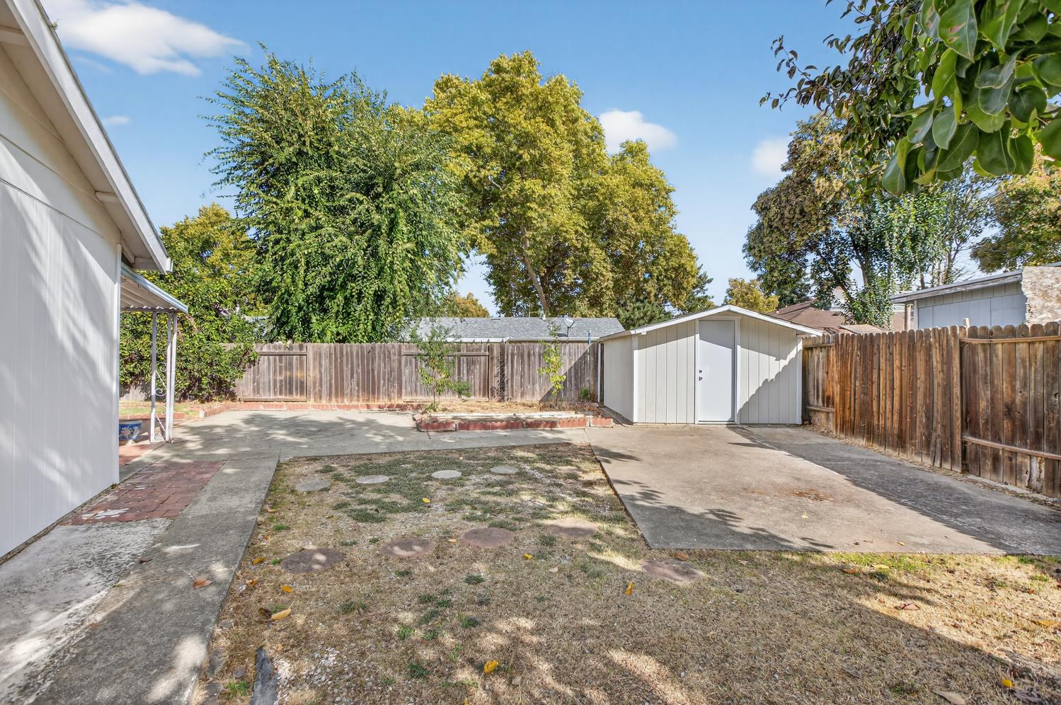 2803 GLEN ARVEN Way