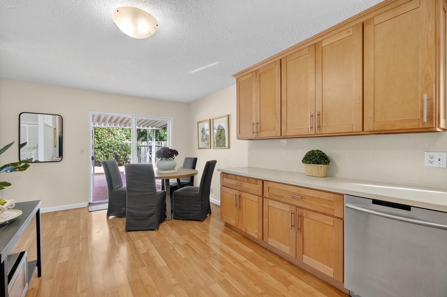 2803 GLEN ARVEN Way