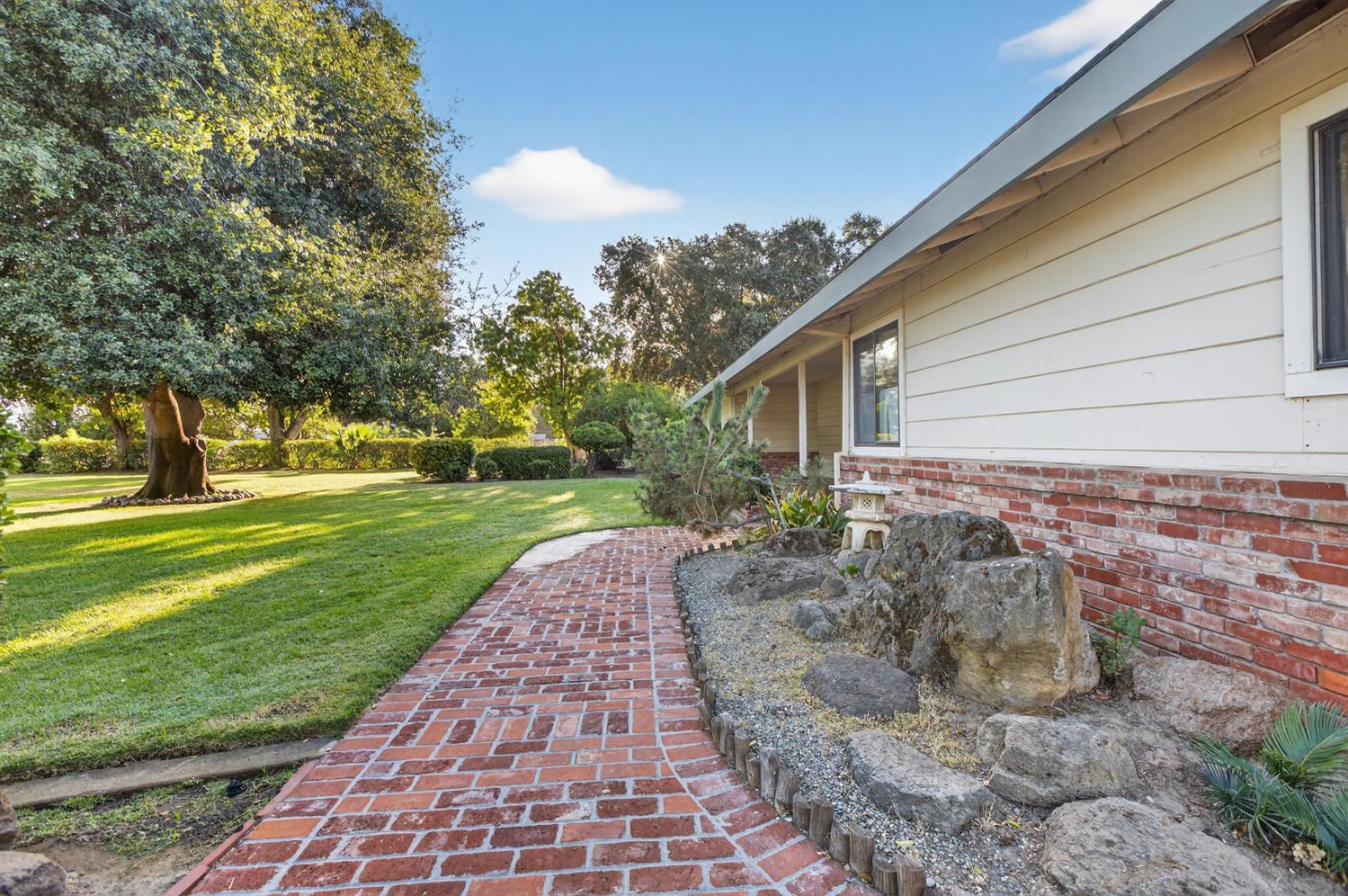 2205 DAVIS Road
