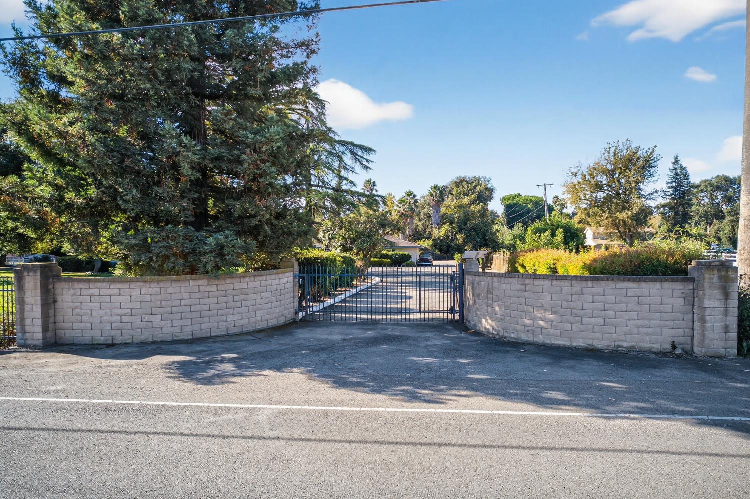 2205 DAVIS Road