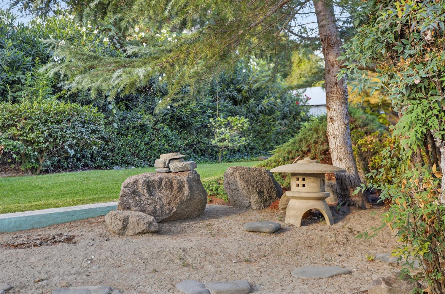 2205 DAVIS Road
