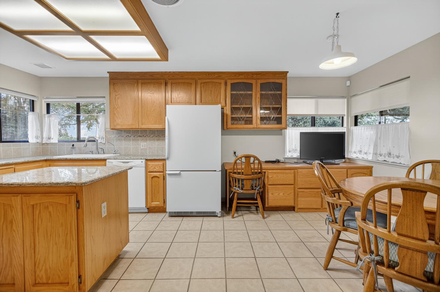 2205 DAVIS Road
