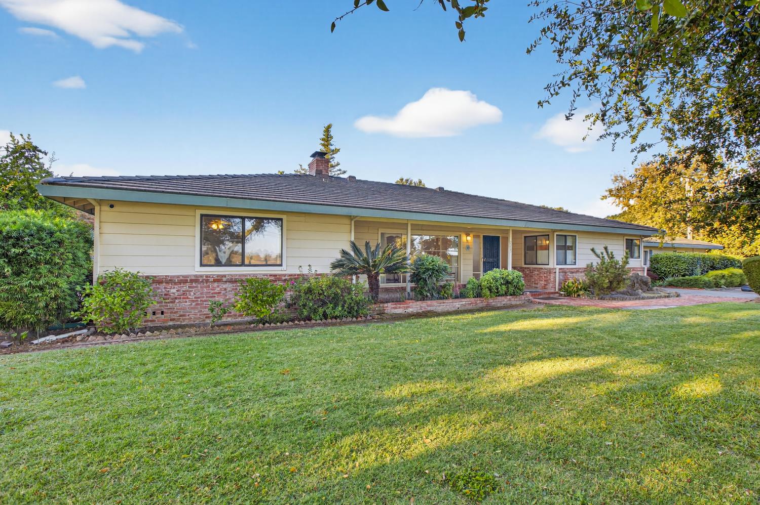 2205 DAVIS Road